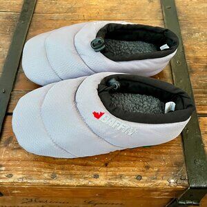 New Insulated Slippers by Baffin, Unisex CUSH Coastal Grey, Small NWT